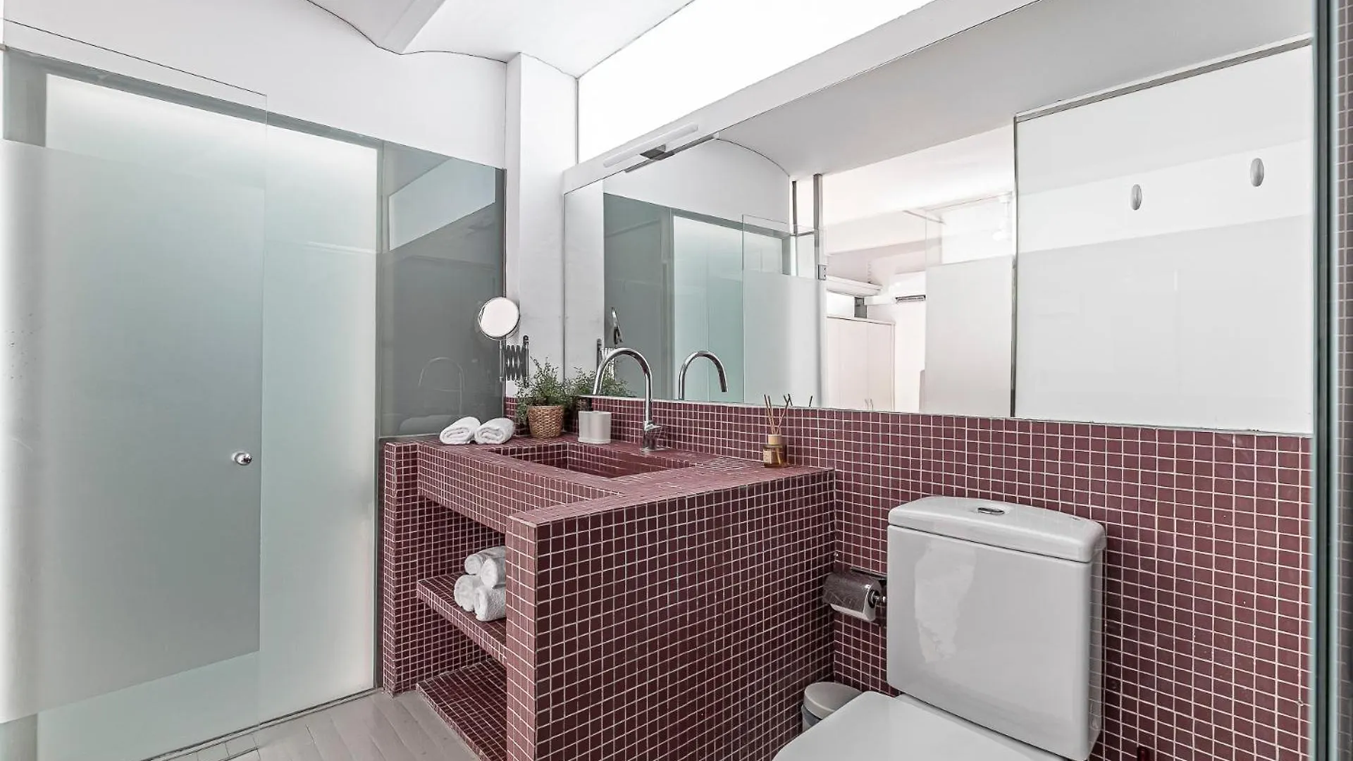 Super Central Apartment, Spacious And Bright